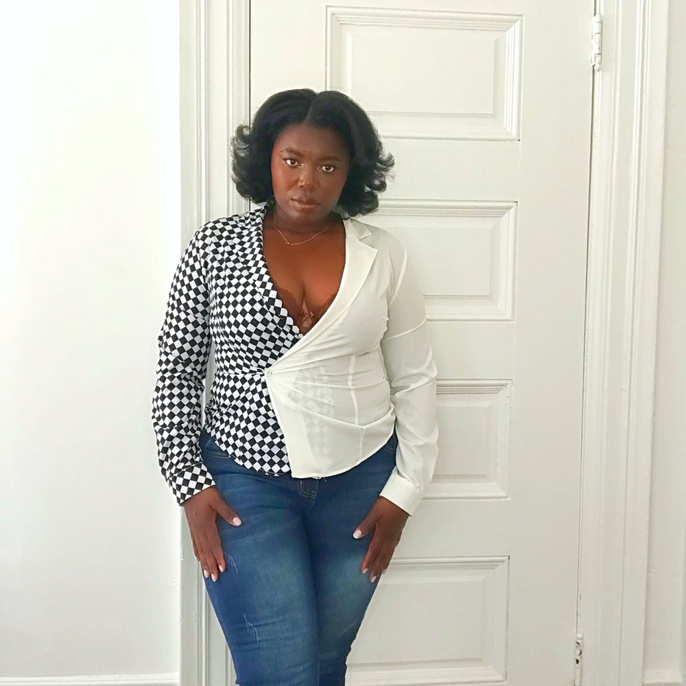 Checkerboard Black And White Lapel Collar Single Button Blouse in size (L)